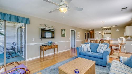 Fifty-Seven Sea this Spacious and Beautiful Condo overlooking Pond and 4th Hole condo in Pawleys Island, USA