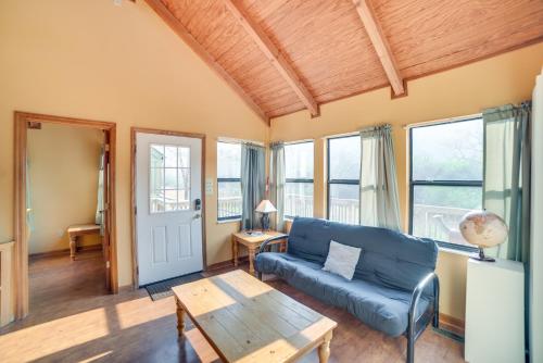 Rustic Reliance Cabin: Fly Fish the Hiwassee River in Austral (TN)