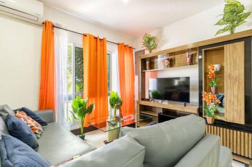 2 Bed Sea View PrivBeach Free Parking