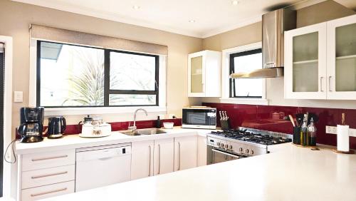 Osier Oasis, walk to Mission & Wineries! in กรีนเมดโดว์