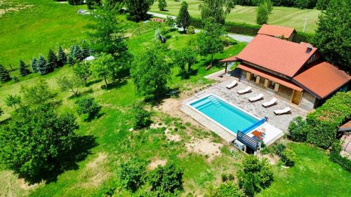 Viesnīcas āriene, Silver Juglans Holiday Home in Grabovnica