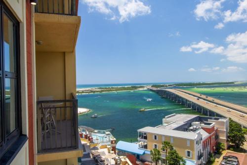 Charming Harborwalk Vacation Rental near HarborWalk Village