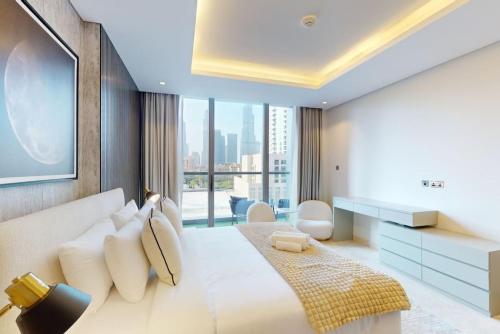 Vacationer Holiday Homes I Modern 1 Bedroom I Stunning Burj Khalifa View I Business Bay, Дубай