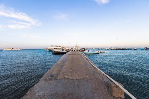 Aden Beach - Sea View room - أجانب فقط, Hurghada (photo 6)