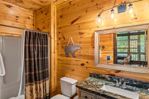 The Big Oak Lodge by Stony Brook Cabins in Gatlinburg, USA