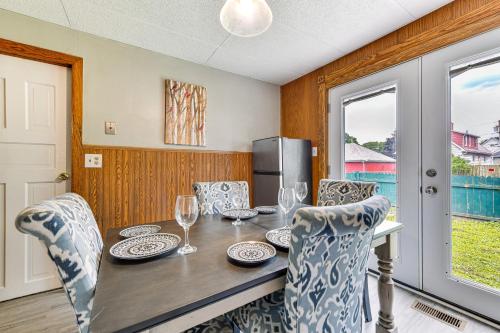North Tonawanda Apartment about 11 Mi to Niagara Falls in North Tonawanda, USA