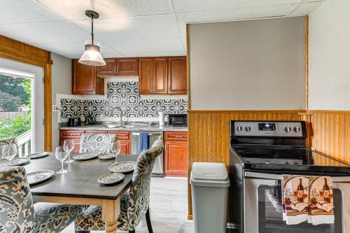 North Tonawanda Apartment about 11 Mi to Niagara Falls in North Tonawanda, USA