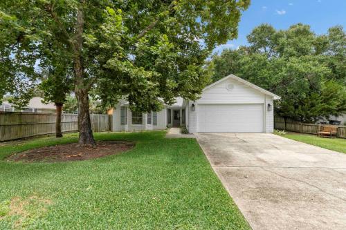 Boat House - Steps to Boat Ramp, Grill & 1 Mile to Beach, Fort Walton Beach