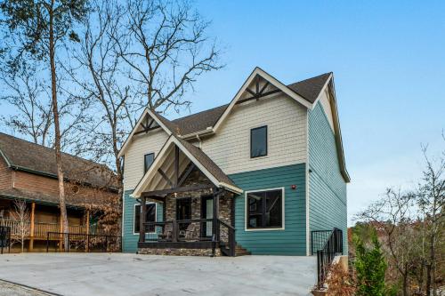 Splash Villa By Stony Brook Cabins in Pigeon Forge (TN)