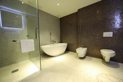 Chasse Hotel - image 4