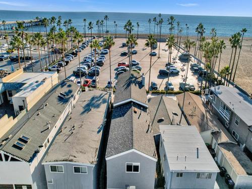 506 E Oceanfront A & B in Newport Beach, USA