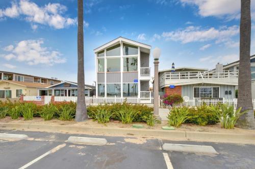 506 E Oceanfront A & B in Newport Beach, USA