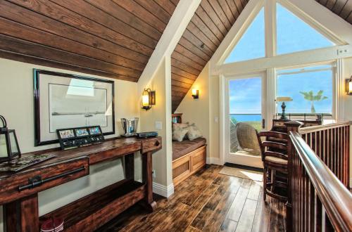5107 Seashore Dr in Newport Beach, USA