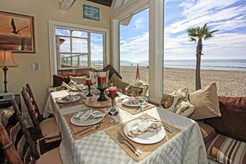 5107 Seashore Dr in Newport Beach, USA