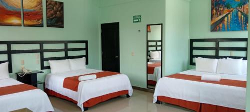 Hotel Castillo Del Rey in พาเรน