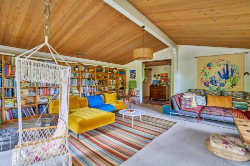 . Ojai Vacation Home with Views on the East End