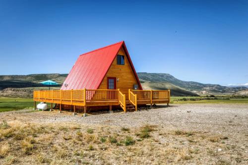 Cozy Antimony Cabin in Private Location with Fire Pit - main image