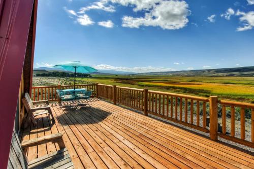 Cozy Antimony Cabin in Private Location with Fire Pit - image 2