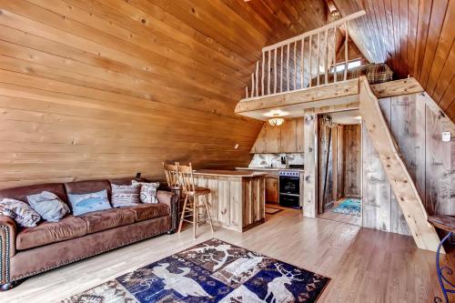 Cozy Antimony Cabin in Private Location with Fire Pit - image 6