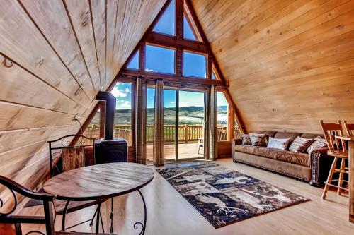 Cozy Antimony Cabin in Private Location with Fire Pit - image 6