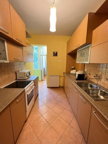 Mumbai Spacious 150 Sq M 2BDR near Vitosha BLVD and NDK, Sofia (Foto 4)