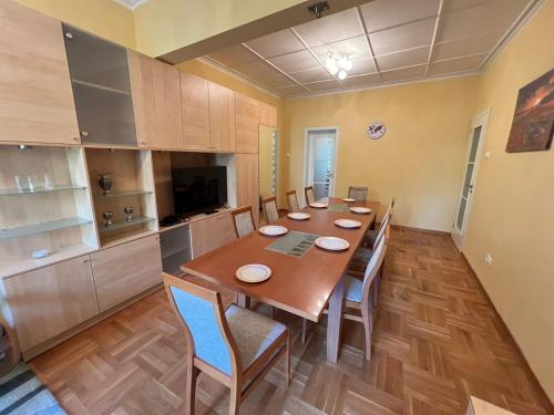 Mumbai Spacious 150 Sq M 2BDR near Vitosha BLVD and NDK, Sofia (Foto 3)