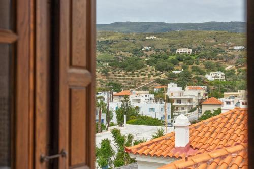 Seaview comfy flat in Andros - walk to beach, Ándros (Foto 6)