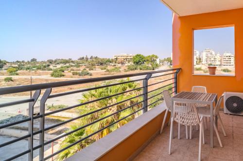Mirabella Mackenzie 1 Bedroom Flat Near the Sea 2