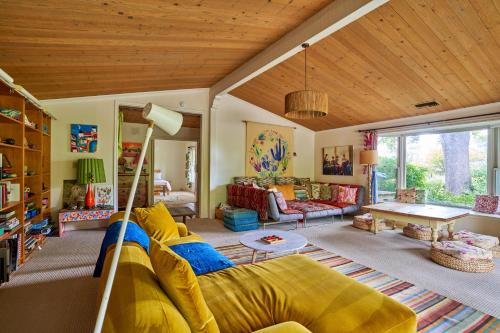 Ojai Vacation Home with Views on the East End in Ojai, USA
