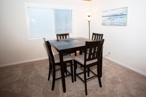 1121 E Balboa Blvd A & B