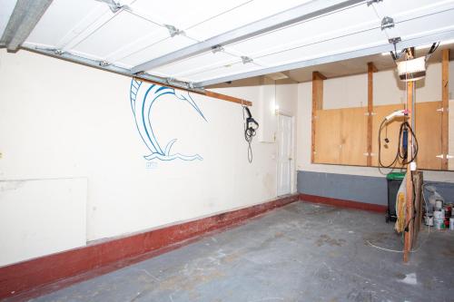 1121 E Balboa Blvd A & B