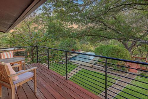 Relax in Nature with a private pool in Austin, USA