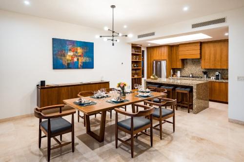 Cabo penthouse with unmatched resort amenities in San José del Cabo, Mexico