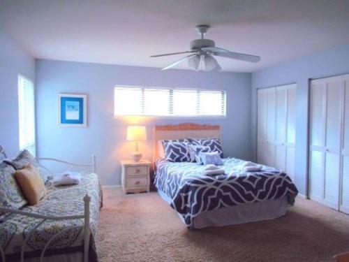 Heron Marsh 48 Lake View3BR2BA Villa wKitchen - image 6