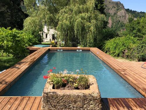 . Maison rénovée avec piscine, parc arboré et proche de la gare à Chamalières-sur-Loire - FR-1-582-469