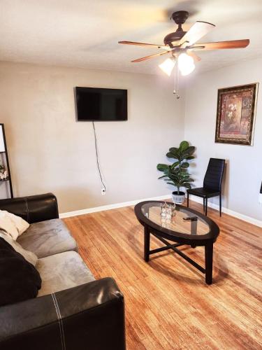 Quiet comfort room near shopping and attractions in Fayetteville, USA