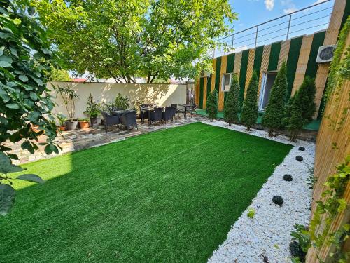 Iris Boutique - image 2