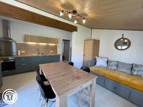 Gîte de Charme à Bouin près de Noirmoutier, Climatisé avec Spa et Jardin Clos - FR-1-426-554 (Gite romantique avec spa et jardin a 1 km de l'Atlantique, proche Noirmoutier et plages - FR-1-426-5) in Bouin