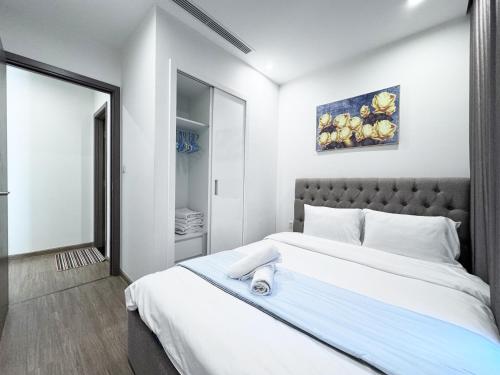 One-Bedroom Apartment image 10
