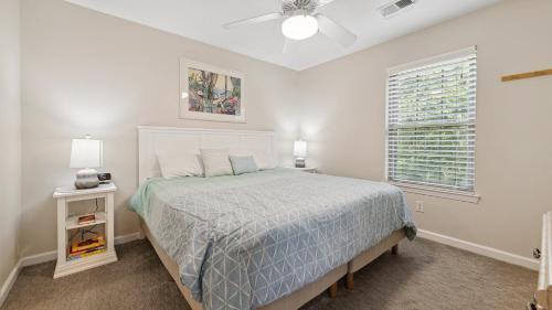 Come Tee & Sea this fantastic Condo on True Blue Golf Course condo in Pawleys Island, USA