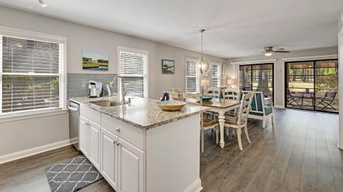 Golf getaway, special event, family vacation or business retreat condo in Pawleys Island, USA