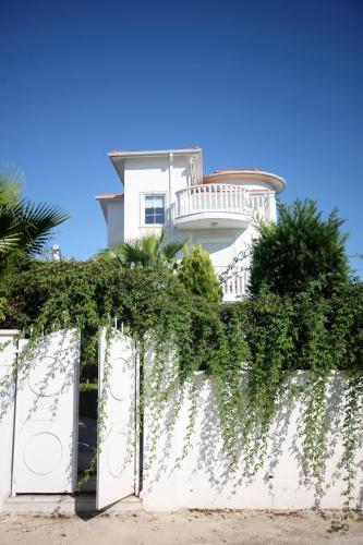 Bella Villa 3