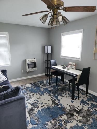 Quiet comfort room near shopping and attractions in Fayetteville, USA