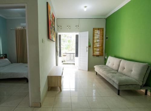 House Shizen I, بالي