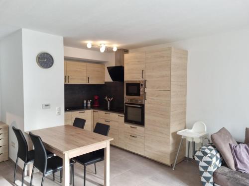 Grand appartement avec garage et terrasse near l'Aube Rouge