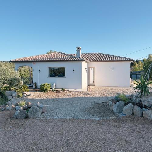 Villa pirastu in Luogosanto