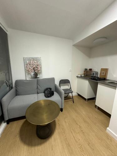 Konyha, alquilo mini departamento in Szent Boi del Llobregat