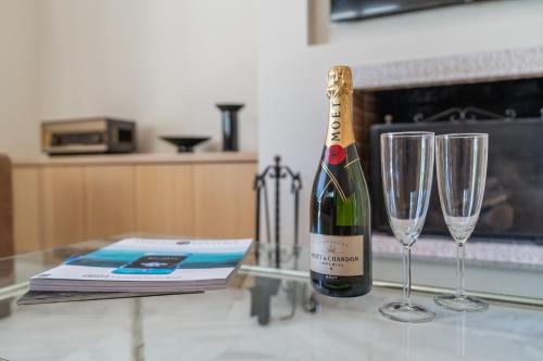 Voula Riviera Luxury Apartment, Atenas