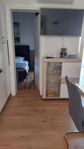 App Danijela, Vir (foto 4)