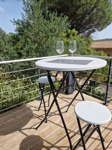 Tres bel hébergement ensoleillé les Romarins (Tres bel hebergement ensoleille les Romarins) in Brignoles